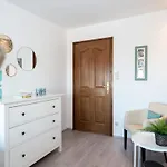 Toparti Villa, Koezvetlen Vizkapcsolattal Siófok