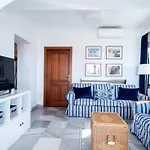 Toparti Villa, Koezvetlen Vizkapcsolattal