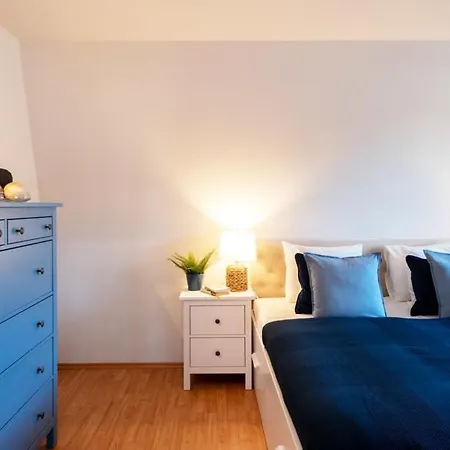 Feriehus Toparti Villa, Koezvetlen Vizkapcsolattal Siófok