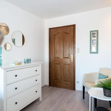 Toparti Villa, Koezvetlen Vizkapcsolattal Siófok