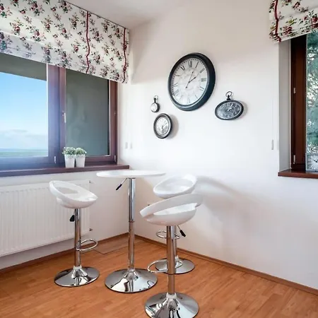 Toparti Villa, Koezvetlen Vizkapcsolattal Siófok